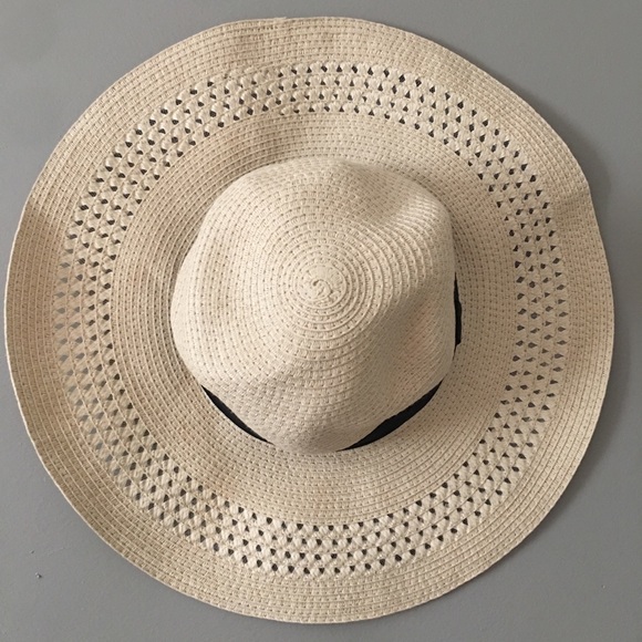 Sunhat - Picture 1 of 2